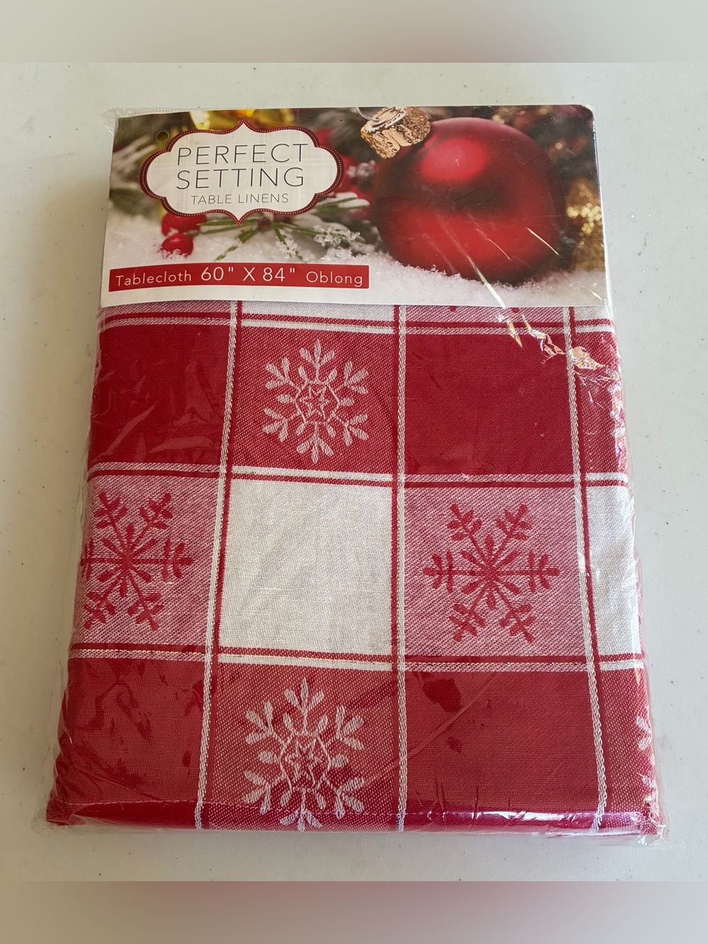Cottagecore Tablecloth 60 x 84 Red White Snowflake Winter Holiday Rectangle New